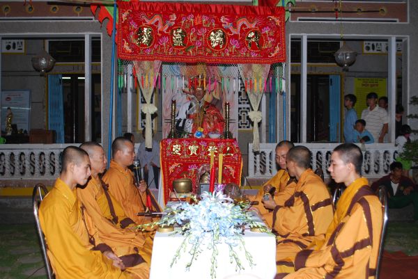 Đồng Tháp: Lễ cung rước Đại tạng kinh và húy kỵ ân sư tại Chùa Quan Âm