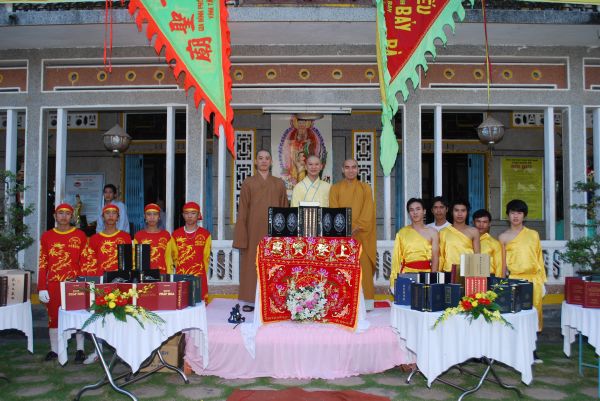 Đồng Tháp: Lễ cung rước Đại tạng kinh và húy kỵ ân sư tại Chùa Quan Âm