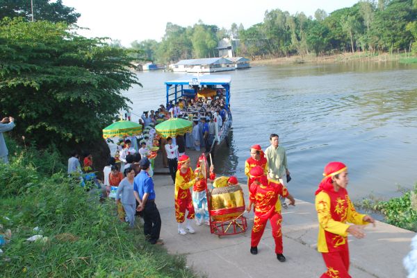 Đồng Tháp: Lễ cung rước Đại tạng kinh và húy kỵ ân sư tại Chùa Quan Âm