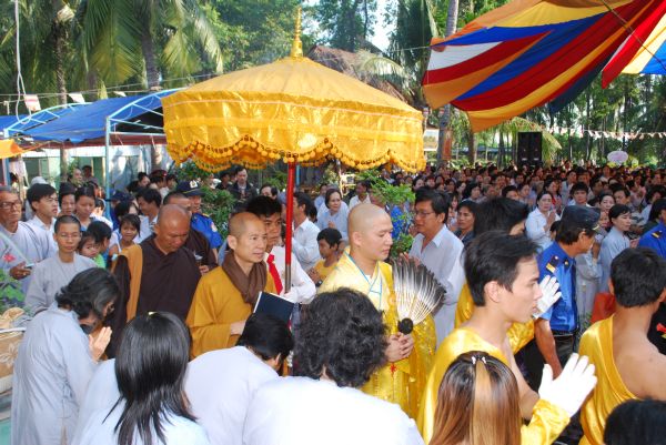 Đồng Tháp: Lễ cung rước Đại tạng kinh và húy kỵ ân sư tại Chùa Quan Âm