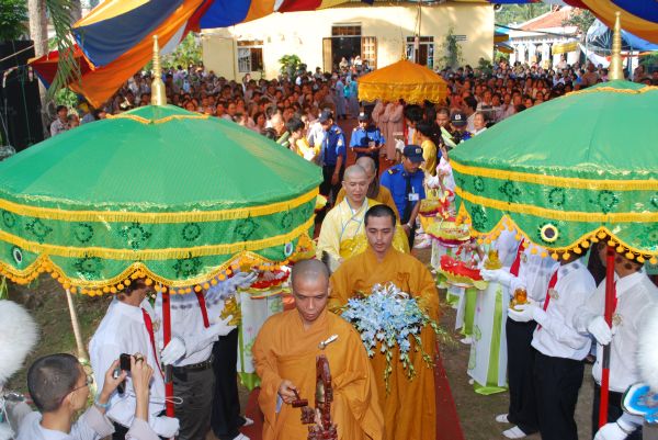 Đồng Tháp: Lễ cung rước Đại tạng kinh và húy kỵ ân sư tại Chùa Quan Âm