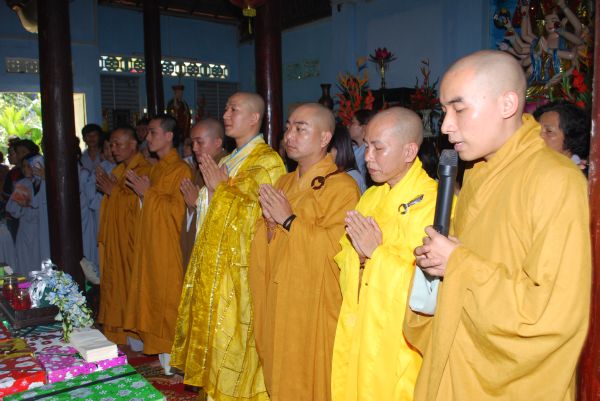 Đồng Tháp: Lễ cung rước Đại tạng kinh và húy kỵ ân sư tại Chùa Quan Âm