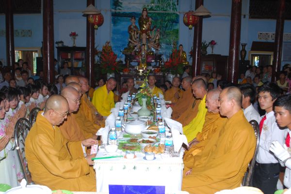 Đồng Tháp: Lễ cung rước Đại tạng kinh và húy kỵ ân sư tại Chùa Quan Âm
