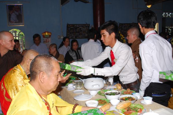 Đồng Tháp: Lễ cung rước Đại tạng kinh và húy kỵ ân sư tại Chùa Quan Âm
