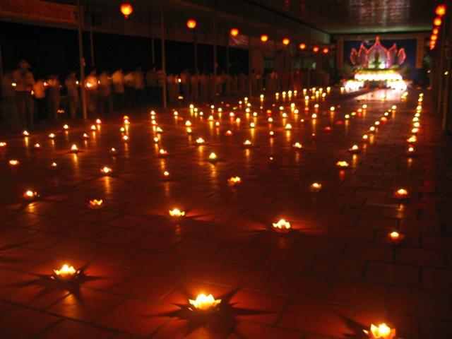 Đồng Nai - Trường Trung Cấp Phật Học Đồng Nai từng ánh nến lung linh tỏa sáng