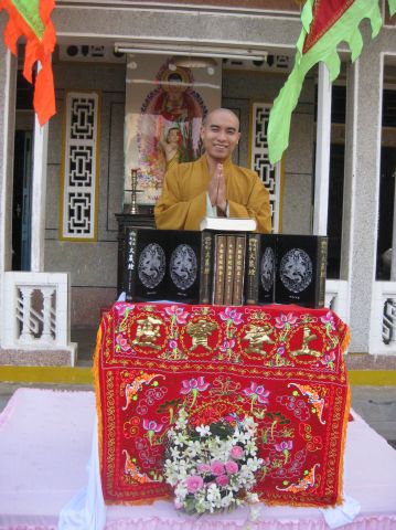 Đồng Tháp: Lễ cung rước Đại tạng kinh và húy kỵ ân sư tại Chùa Quan Âm