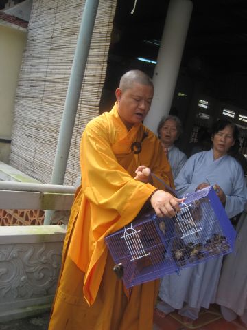 TT Ngọc Lâm, trãi lòng cùng miền Trung ruột thịt