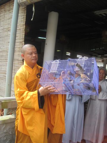 TT Ngọc Lâm, trãi lòng cùng miền Trung ruột thịt
