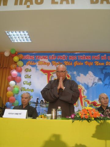 Trường Cao Trung Phật Học TP.HCM mừng lễ hiến chương ngày nhà giáo Việt Nam 20/11
