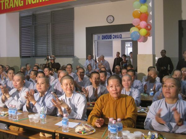 Trường Cao Trung Phật Học TP.HCM mừng lễ hiến chương ngày nhà giáo Việt Nam 20/11