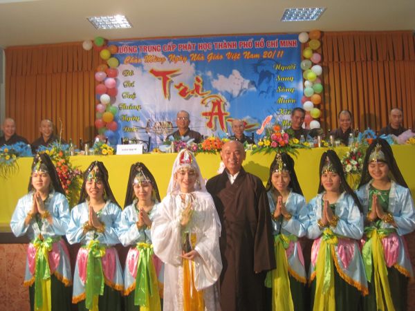 Trường Cao Trung Phật Học TP.HCM mừng lễ hiến chương ngày nhà giáo Việt Nam 20/11