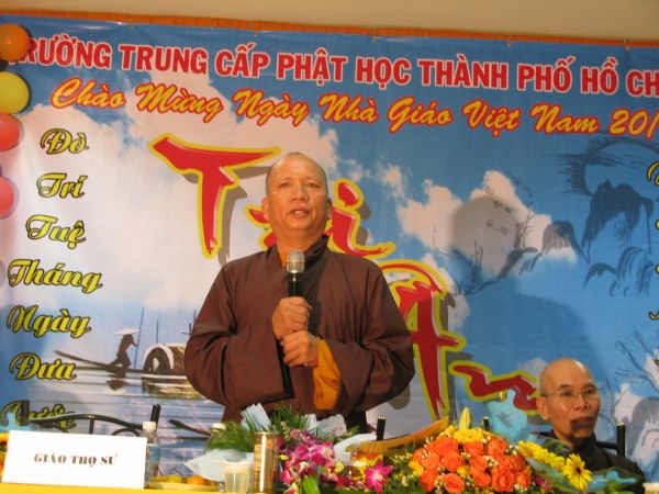 Trường Cao Trung Phật Học TP.HCM mừng lễ hiến chương ngày nhà giáo Việt Nam 20/11
