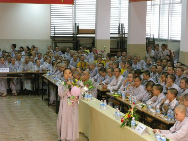 Trường Cao Trung Phật Học TP.HCM mừng lễ hiến chương ngày nhà giáo Việt Nam 20/11