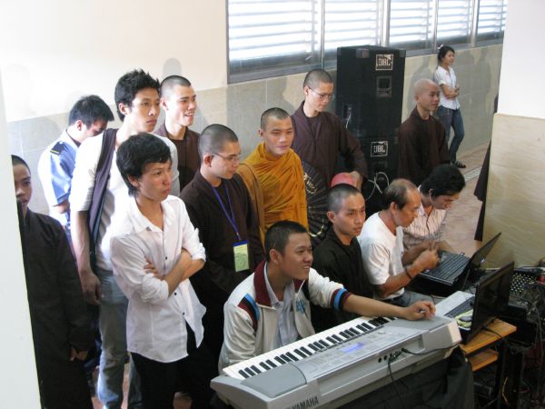 Trường Cao Trung Phật Học TP.HCM mừng lễ hiến chương ngày nhà giáo Việt Nam 20/11