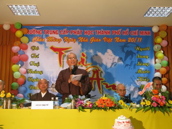 Trường Cao Trung Phật Học TP.HCM mừng lễ hiến chương ngày nhà giáo Việt Nam 20/11