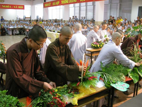 Trường Cao Trung Phật Học TP.HCM mừng lễ hiến chương ngày nhà giáo Việt Nam 20/11
