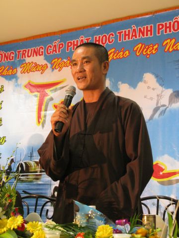 Trường Cao Trung Phật Học TP.HCM mừng lễ hiến chương ngày nhà giáo Việt Nam 20/11