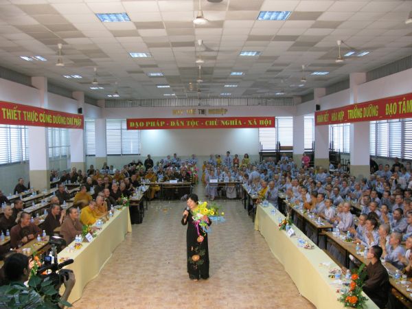Trường Cao Trung Phật Học TP.HCM mừng lễ hiến chương ngày nhà giáo Việt Nam 20/11