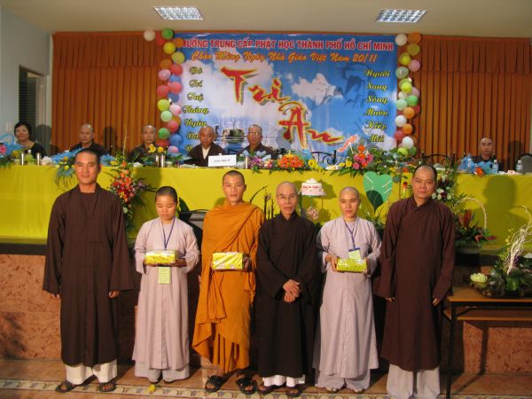 Trường Cao Trung Phật Học TP.HCM mừng lễ hiến chương ngày nhà giáo Việt Nam 20/11