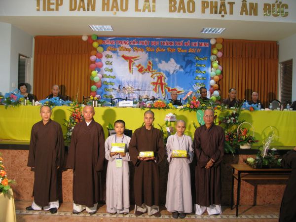 Trường Cao Trung Phật Học TP.HCM mừng lễ hiến chương ngày nhà giáo Việt Nam 20/11