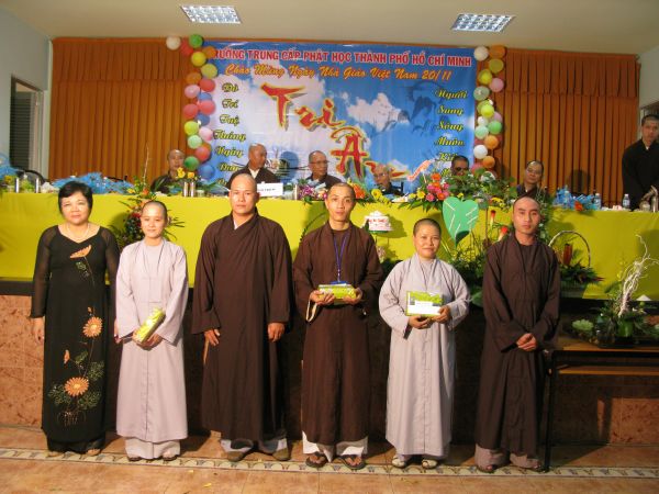 Trường Cao Trung Phật Học TP.HCM mừng lễ hiến chương ngày nhà giáo Việt Nam 20/11