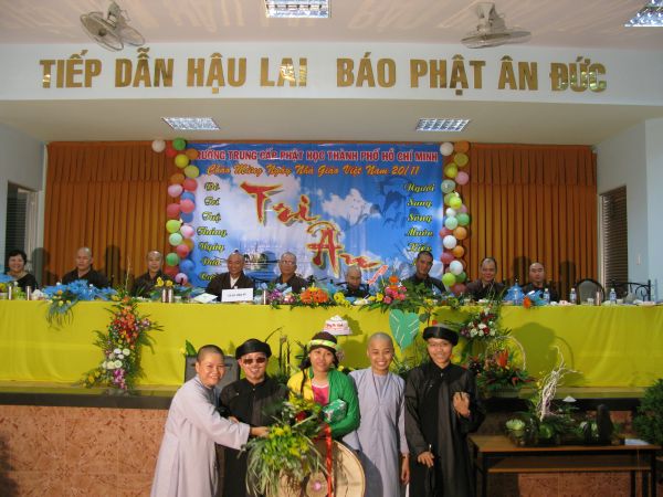 Trường Cao Trung Phật Học TP.HCM mừng lễ hiến chương ngày nhà giáo Việt Nam 20/11