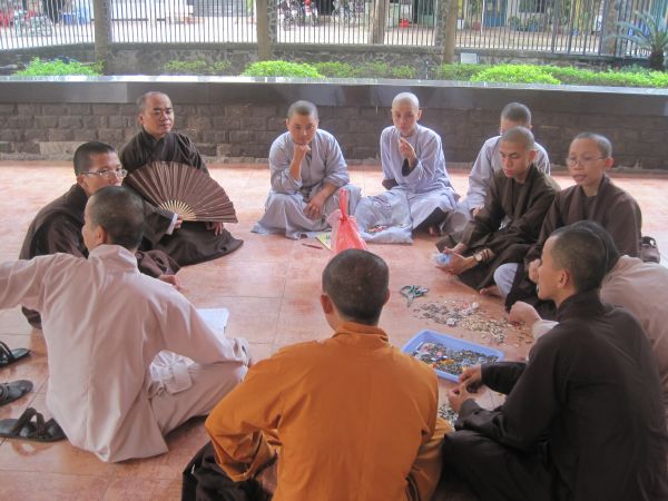 Trường Cao Trung Phật Học TP.HCM mừng lễ hiến chương ngày nhà giáo Việt Nam 20/11