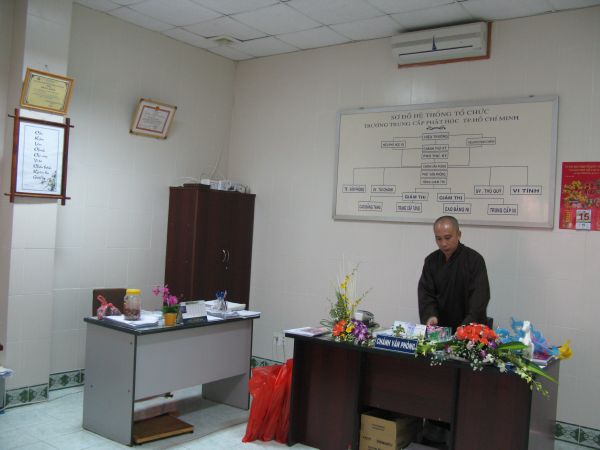 Trường Cao Trung Phật Học TP.HCM mừng lễ hiến chương ngày nhà giáo Việt Nam 20/11