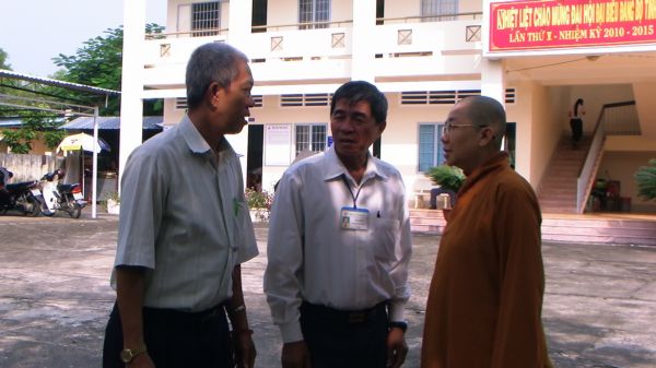 Đoàn từ thiện Đạo Phật Ngày Nay hoạt động từ thiện tại xá Láng Dài, huyện Đất Đỏ, tỉnh Bà Rịa Vũng Tàu