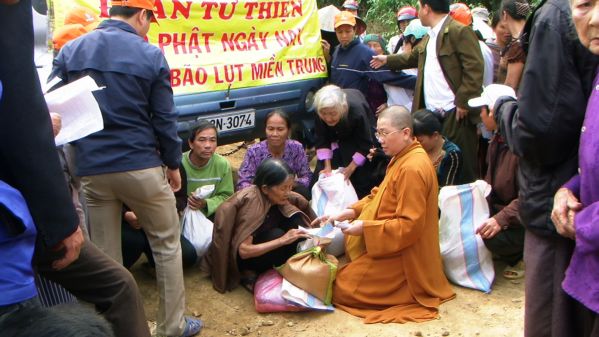 Hướng về vũng lũ Hương Khê - Hà Tĩnh