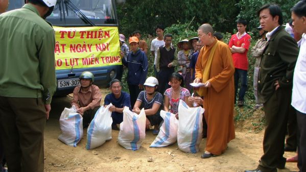 Hướng về vũng lũ Hương Khê - Hà Tĩnh