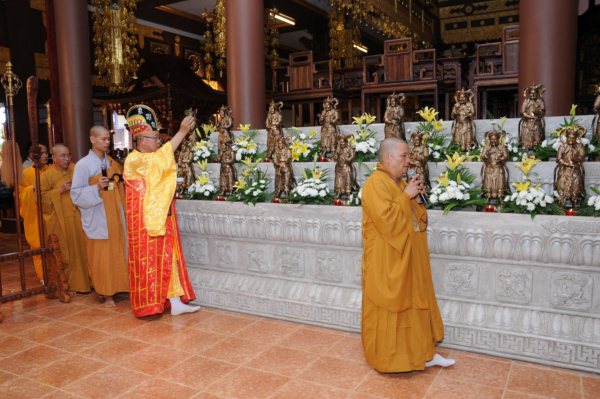Đại Giới Đàn Cam Lộ: Sái Tịnh, Bạch Phật Khai Đàn - Diễn tập phương thức đăng đàn thọ giới