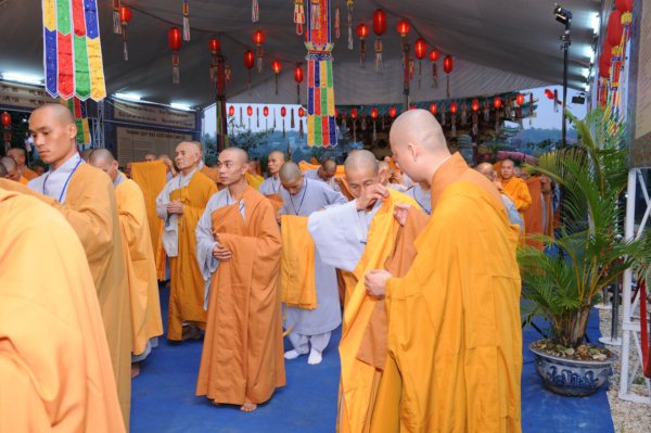 Đại Giới Đàn Cam Lộ: Sái Tịnh, Bạch Phật Khai Đàn - Diễn tập phương thức đăng đàn thọ giới