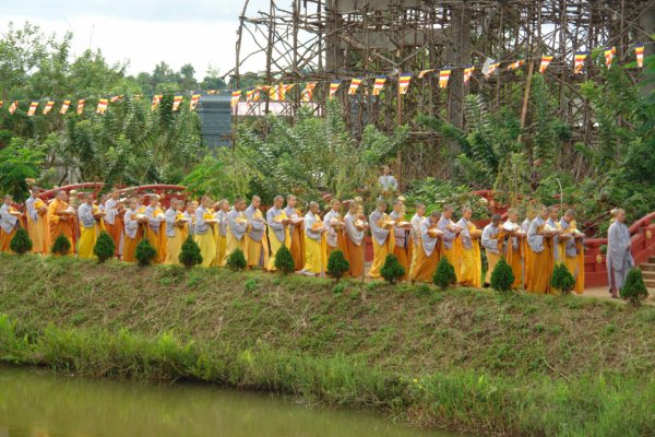 Đại Giới Đàn Cam Lộ: Thập Sư Ni, Thình Cầu Thị Chánh Pháp với Đại Tăng