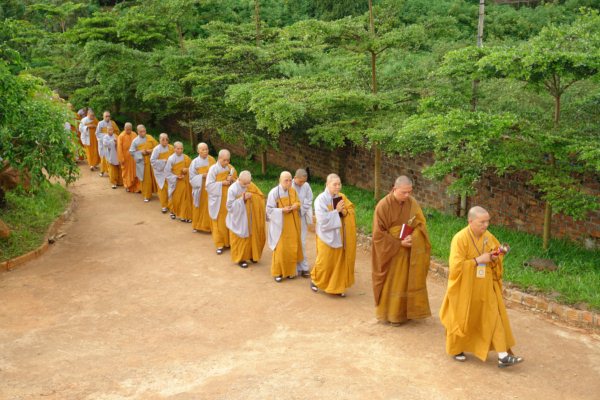 Đại Giới Đàn Cam Lộ: Thập Sư Ni, Thình Cầu Thị Chánh Pháp với Đại Tăng
