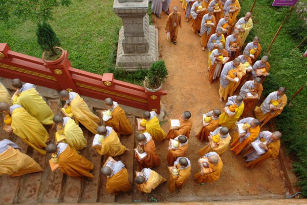 Đại Giới Đàn Cam Lộ: Thập Sư Ni, Thình Cầu Thị Chánh Pháp với Đại Tăng