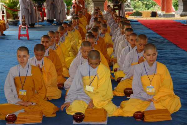 Đại Giới Đàn Cam Lộ: Thập Sư Ni, Thình Cầu Thị Chánh Pháp với Đại Tăng