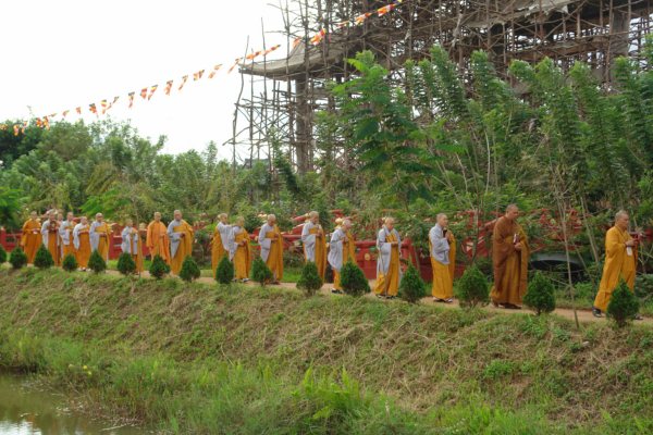 Đại Giới Đàn Cam Lộ: Thập Sư Ni, Thình Cầu Thị Chánh Pháp với Đại Tăng