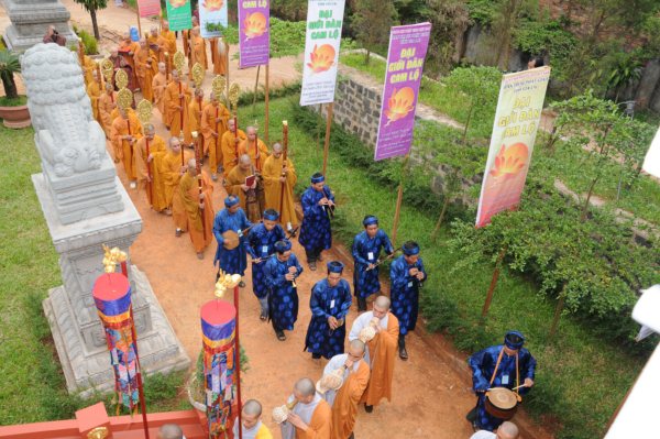 Đại Giới Đàn Cam Lộ: Hòa Thượng Thích Minh Thông - Tuyên Luật Sư Khai Đạo Giới Tử