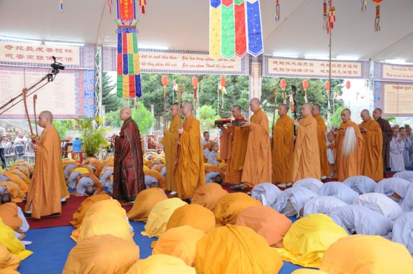 Đại Giới Đàn Cam Lộ: Hòa Thượng Thích Minh Thông - Tuyên Luật Sư Khai Đạo Giới Tử
