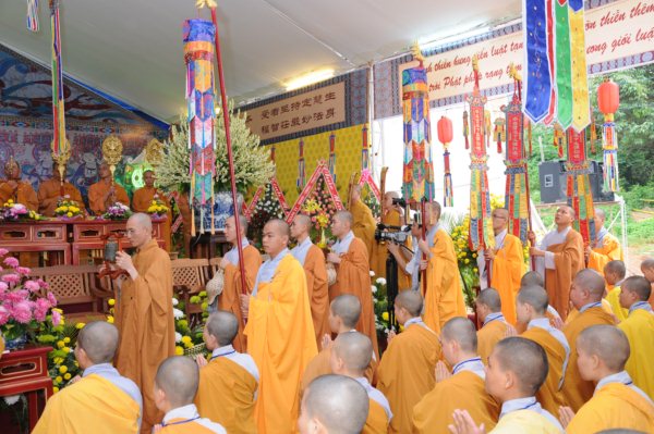 Đại Giới Đàn Cam Lộ: Hòa Thượng Thích Minh Thông - Tuyên Luật Sư Khai Đạo Giới Tử