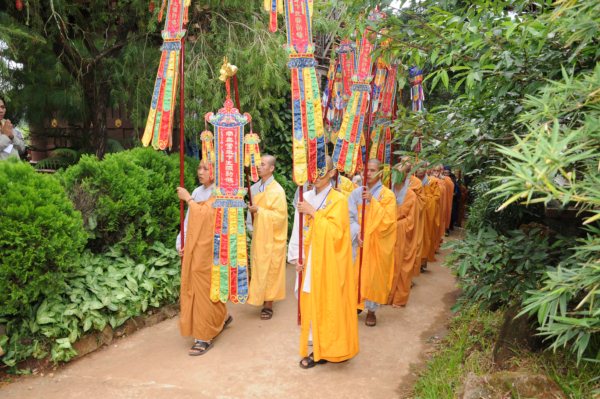 Đại Giới Đàn Cam Lộ: Hòa Thượng Thích Minh Thông - Tuyên Luật Sư Khai Đạo Giới Tử