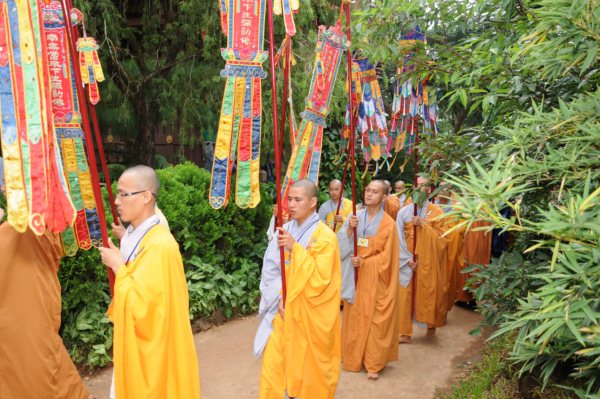 Đại Giới Đàn Cam Lộ: Hòa Thượng Thích Minh Thông - Tuyên Luật Sư Khai Đạo Giới Tử