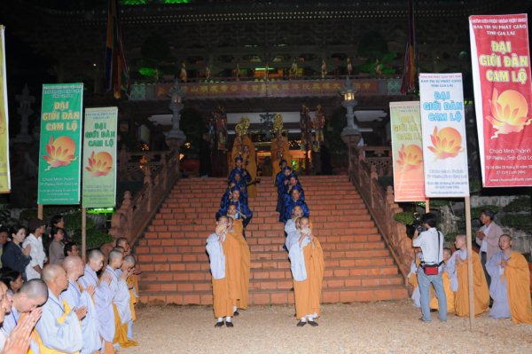 Đại Giới Đàn Cam Lộ: Sơ Đàn Truyền Giới Sa Di - Ngày 26/10/2010