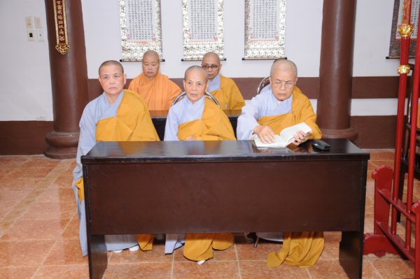 Đại Giới Đàn Cam Lộ: Thập Sư Ni, Thình Cầu Thị Chánh Pháp với Đại Tăng