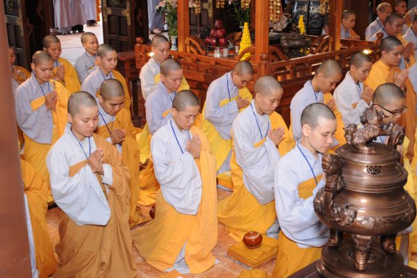 Đại Giới Đàn Cam Lộ: Thập Sư Ni, Thình Cầu Thị Chánh Pháp với Đại Tăng