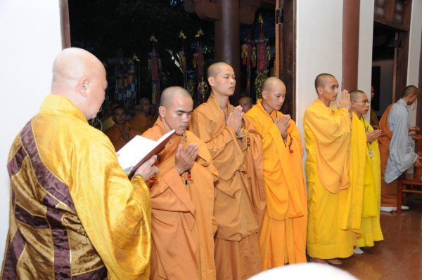 Đại Giới Đàn Cam Lộ: Thập Sư Ni, Thình Cầu Thị Chánh Pháp với Đại Tăng