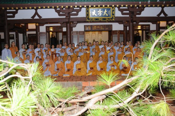 Đại Giới Đàn Cam Lộ: Thập Sư Ni, Thình Cầu Thị Chánh Pháp với Đại Tăng