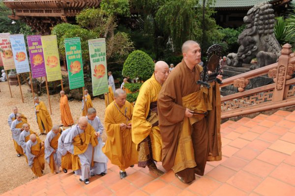 Đại Giới Đàn Cam Lộ: Thập Sư Ni, Thình Cầu Thị Chánh Pháp với Đại Tăng