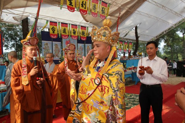 Đại Trai đàn Chẩn tế tại nghĩa trang liệt sĩ Ngã Ba Đồng Lộc, Khánh Thành Tháp Chuông